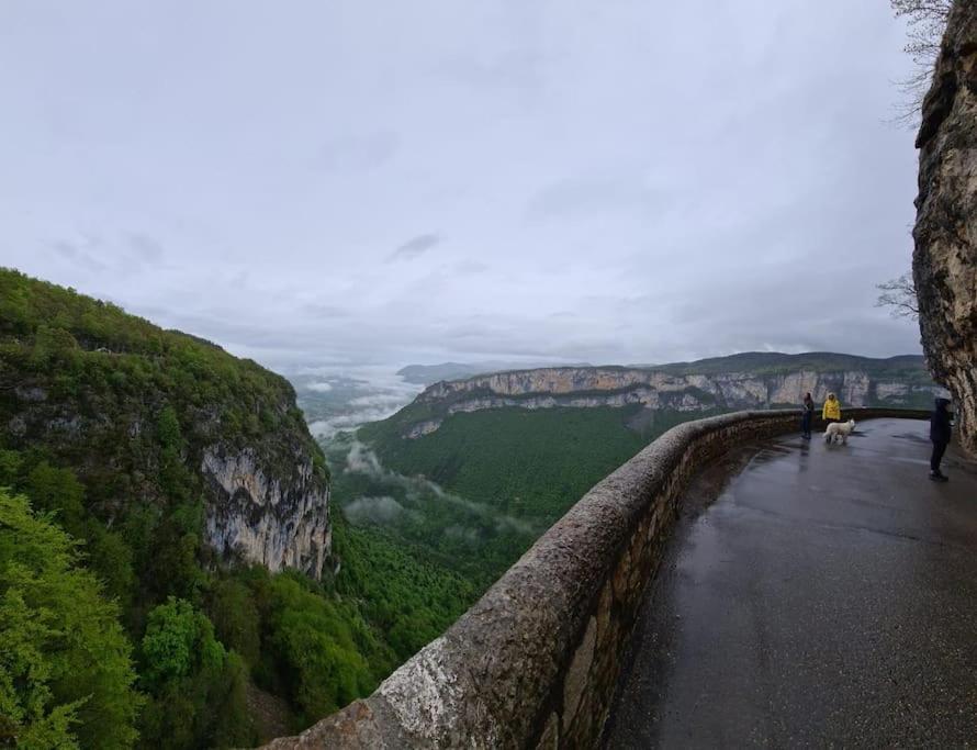 Logement Standing Wifi Vercors 'In Saint Jean en Royans Bagian luar foto